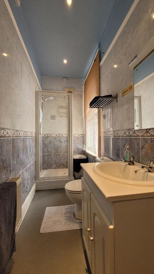 Single Room with Shared Bathroom